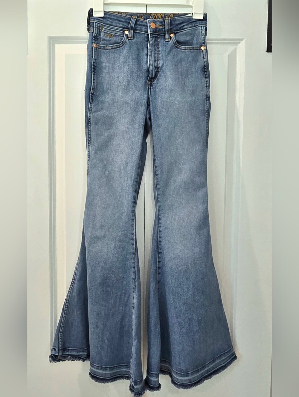 Lainey Wilson Wrangler Bell bottom Jeans